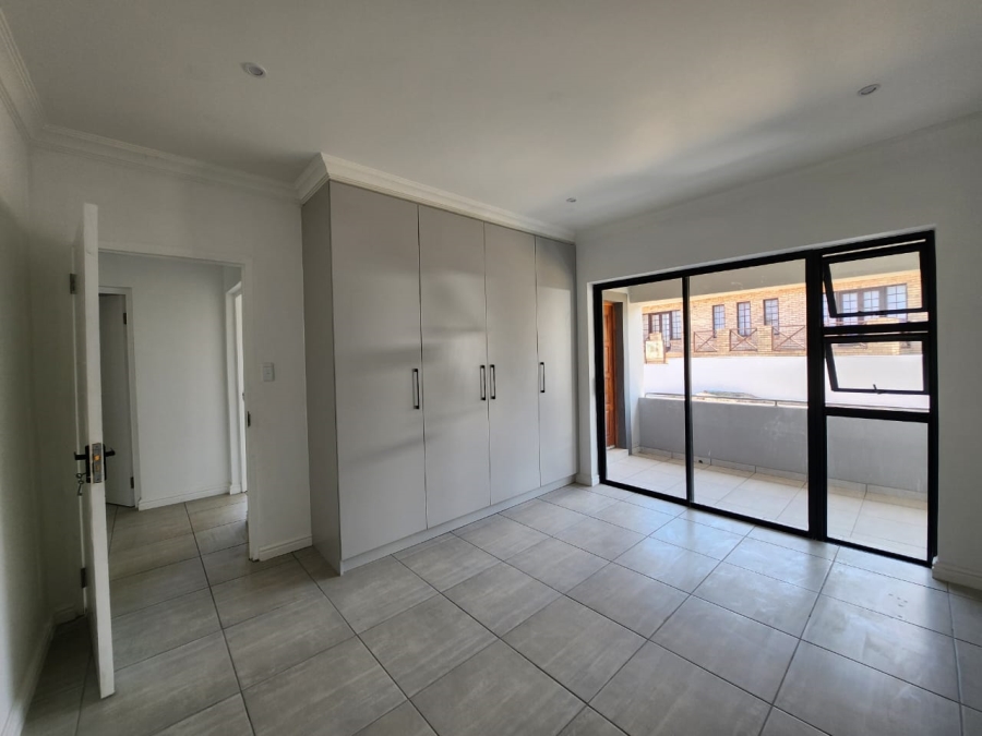 5 Bedroom Property for Sale in Wavecrest Eastern Cape